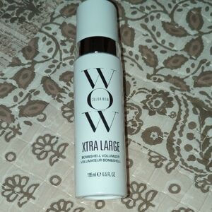 Color Wow Xtra-Large Bombshell Volumizer.